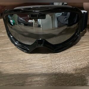 Ski goggles‎